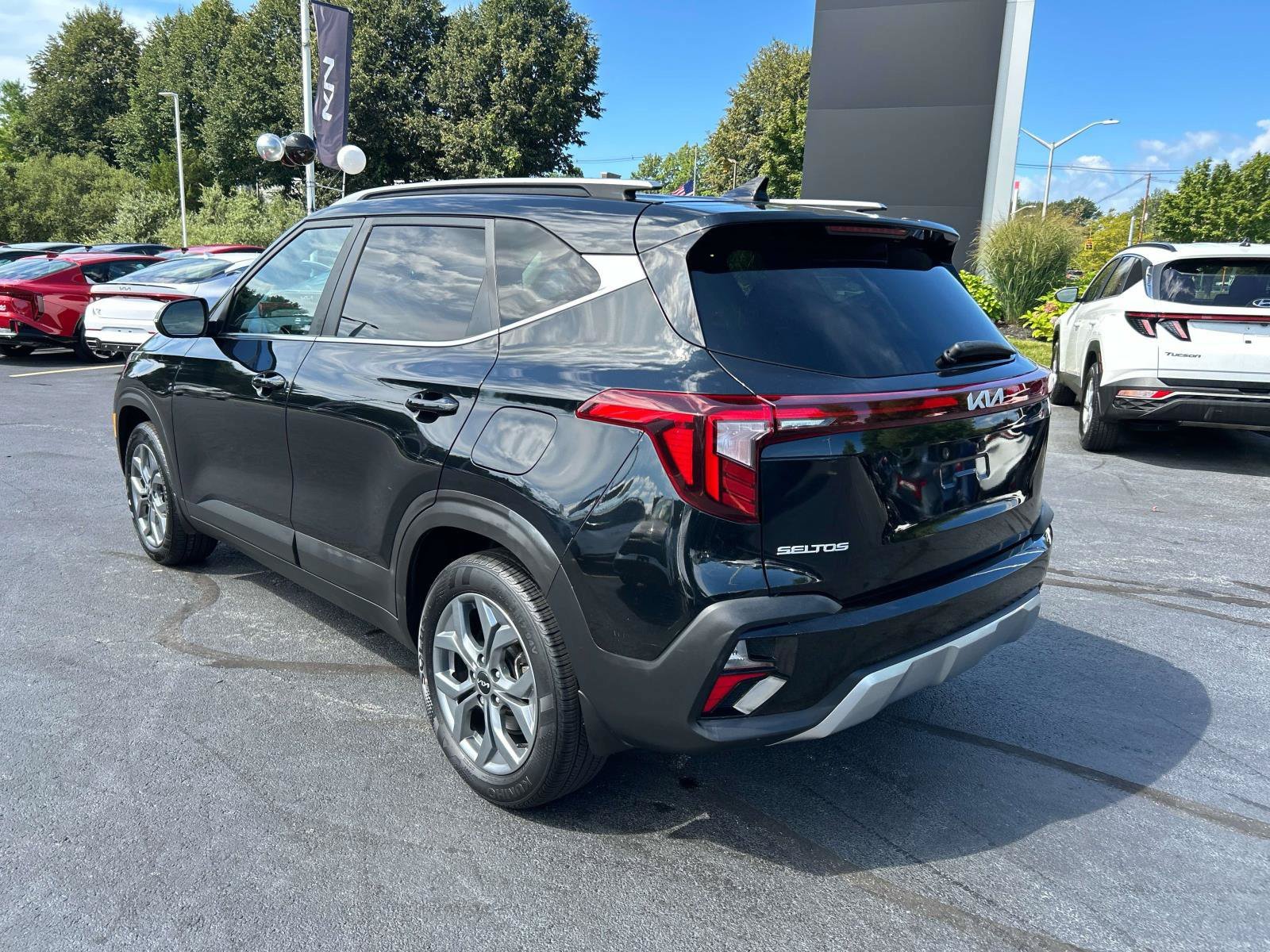 Used 2024 Kia Seltos S AWD/4WD image 3