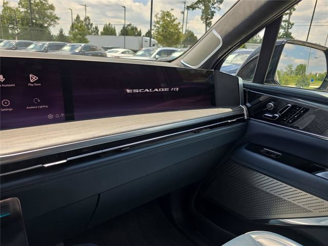 Used 2025 Cadillac Escalade IQ Luxury 2 w/ LPO, Premium Carpet Package AWD/4WD image 26