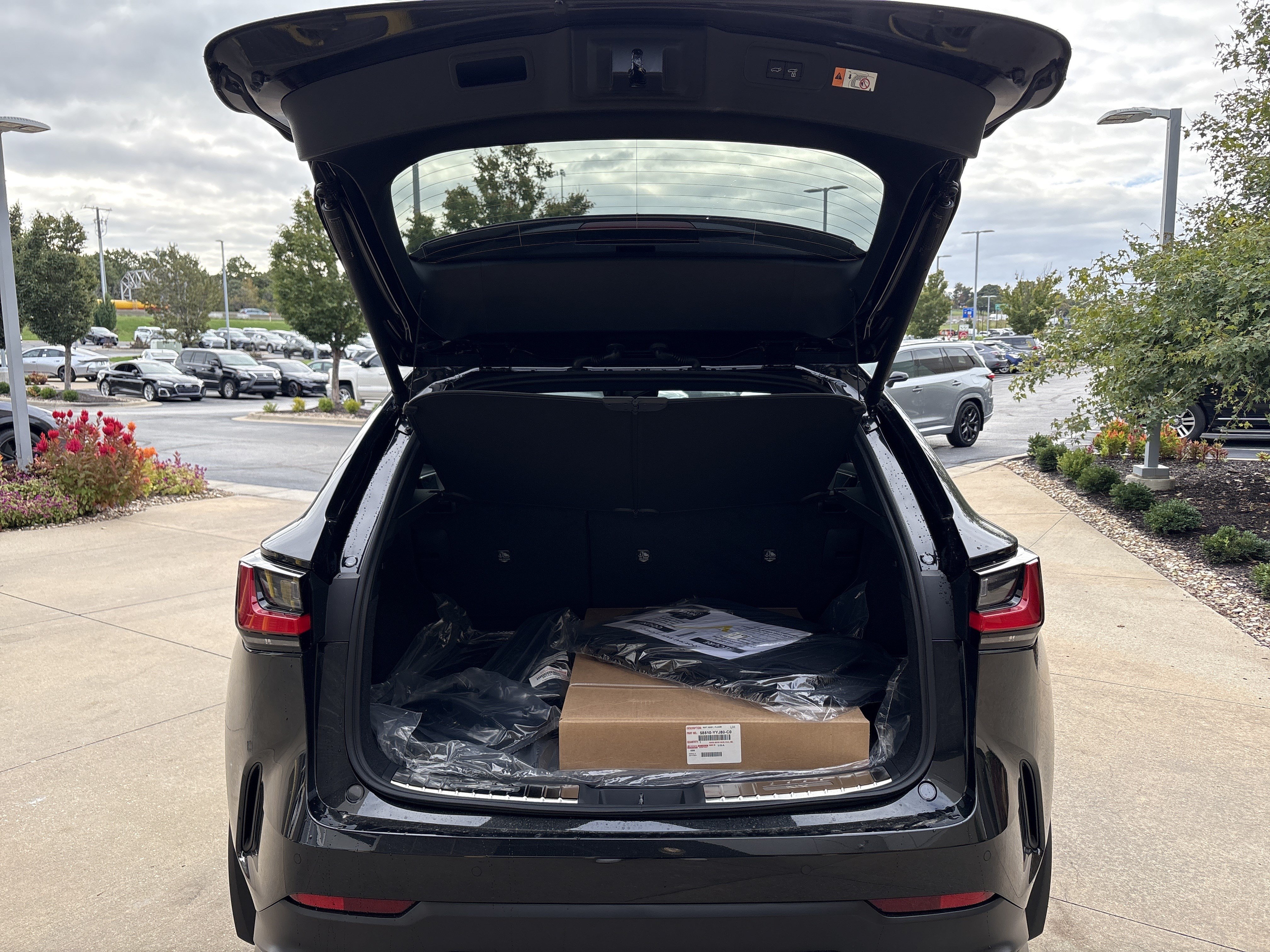 New 2026 Lexus NX 350h AWD w/ Accessory Package (2T) image 33