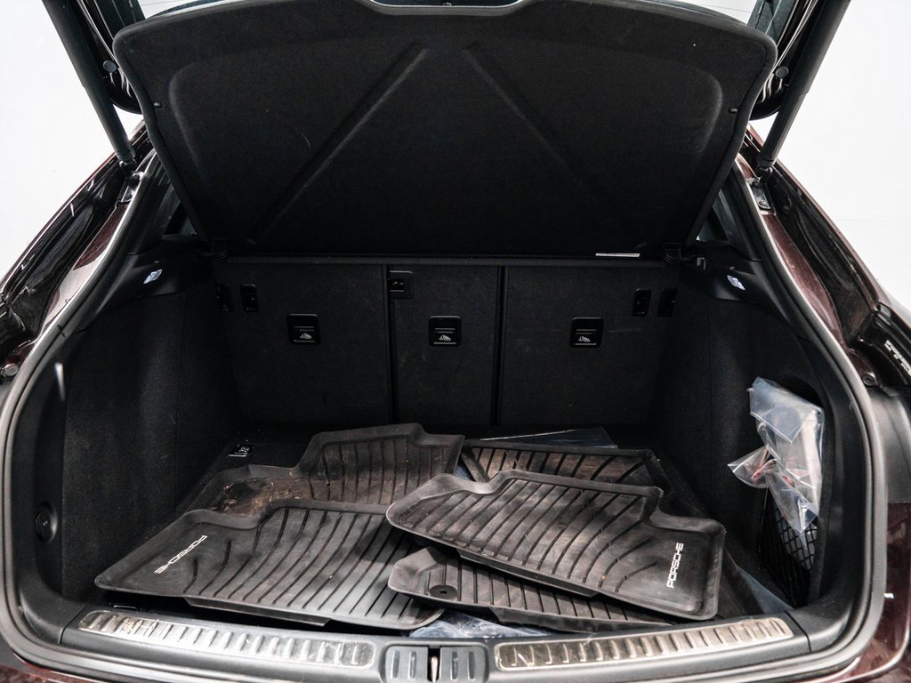 Used 2025 Porsche Macan image 28