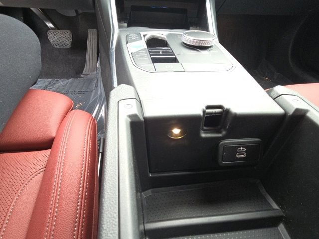 Used 2023 BMW i4 eDrive40 RWD image 25