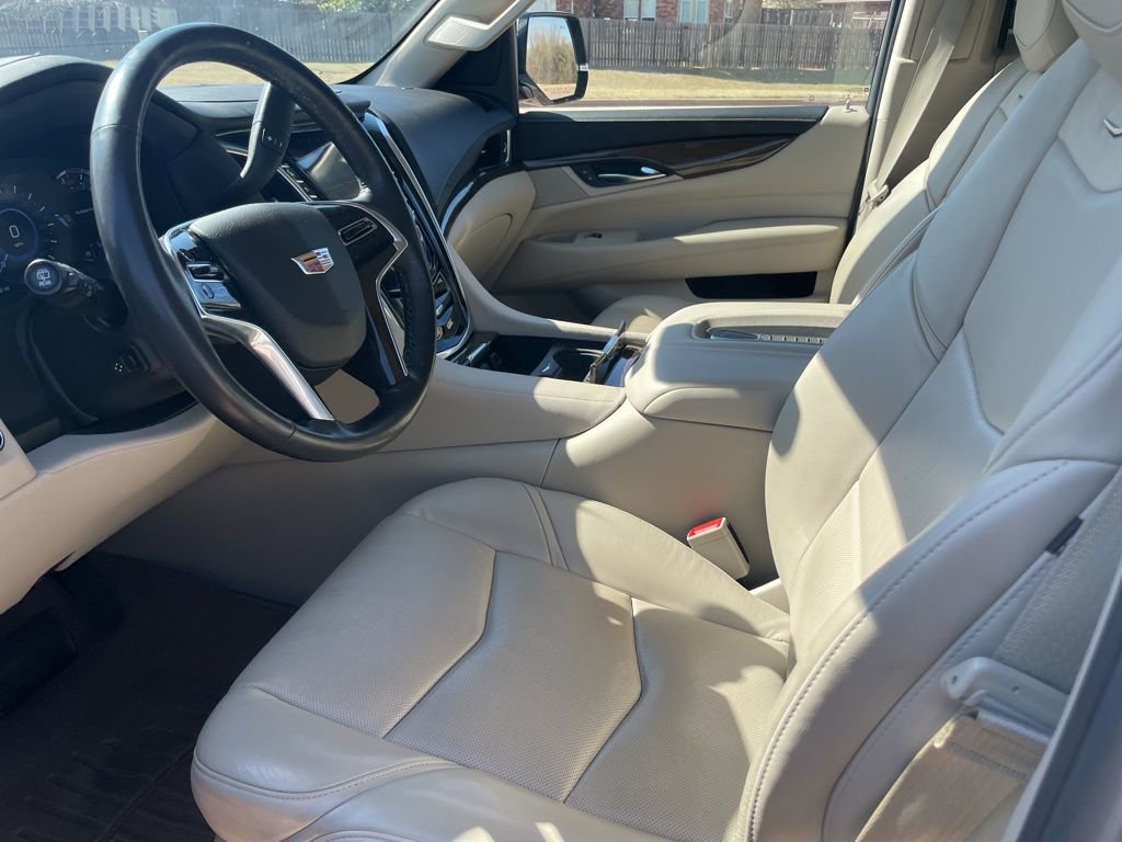 Used 2020 Cadillac Escalade Premium Luxury image 9