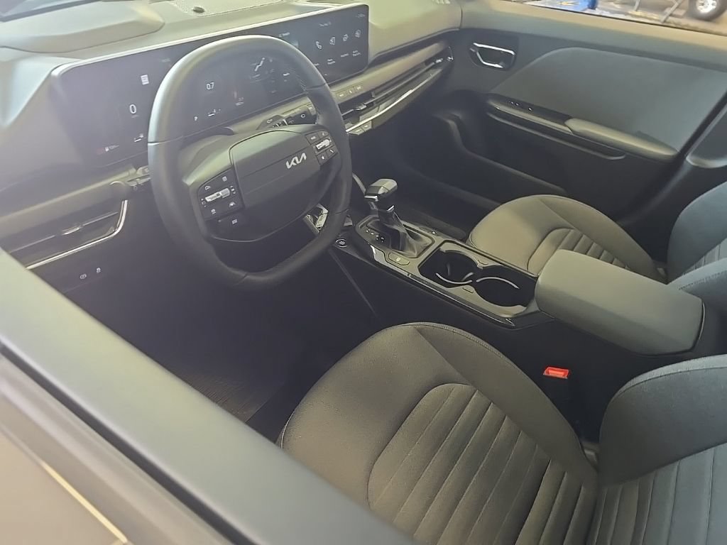 Used 2025 Kia K4 EX FWD image 5