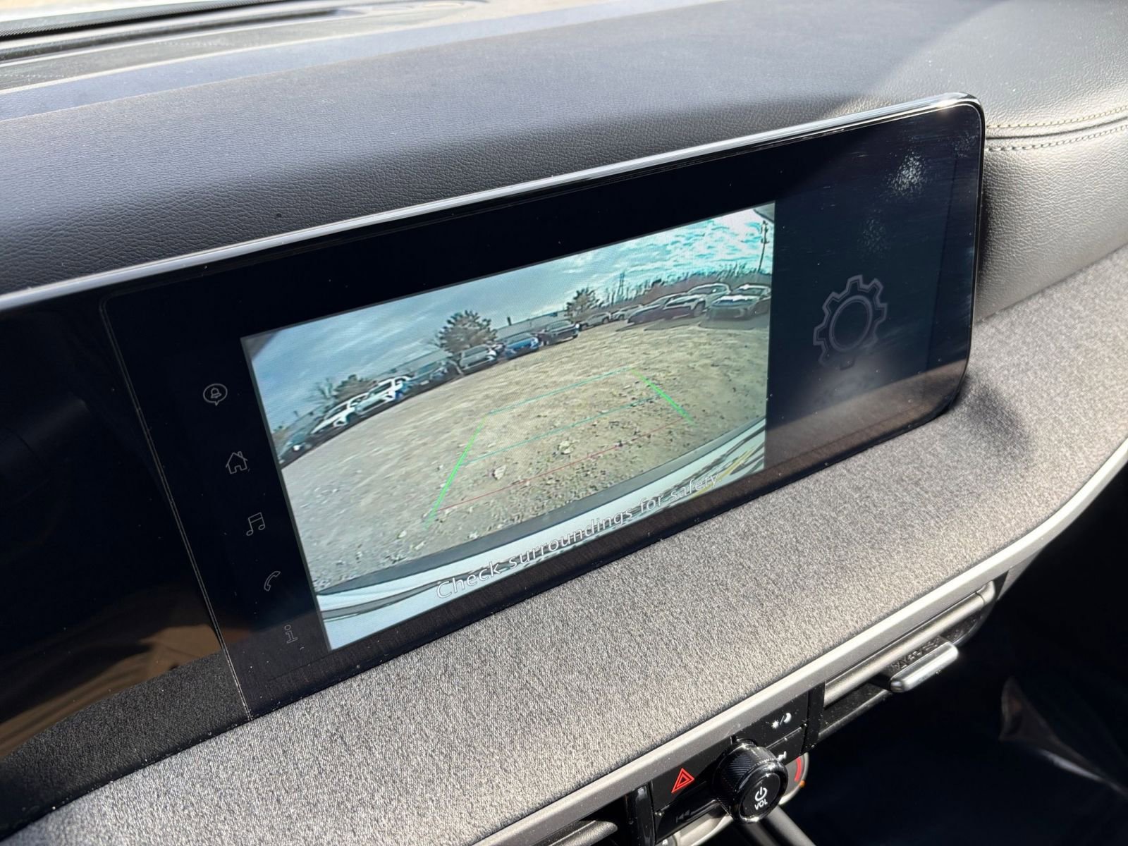 Used 2025 Nissan Kicks SV AWD/4WD image 23