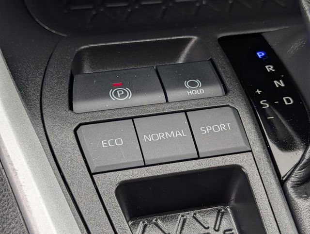Used 2024 Toyota RAV4 XLE w/ Convenience Package FWD image 16