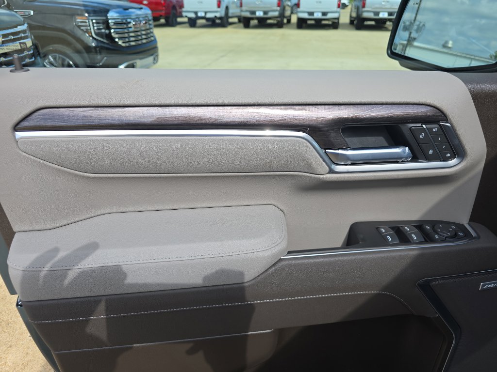 New 2026 Chevrolet Silverado 1500 LTZ w/ LTZ Premium Package image 19