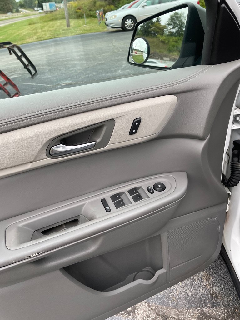 Used 2017 Chevrolet Traverse LS FWD image 11