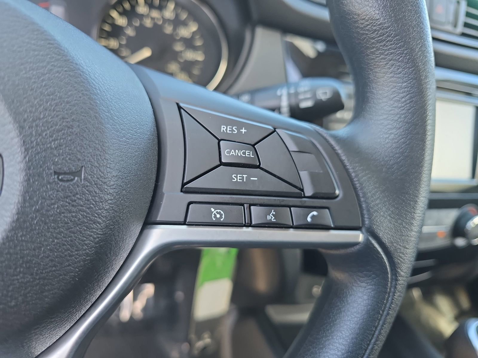 Used 2020 Nissan Rogue S image 21