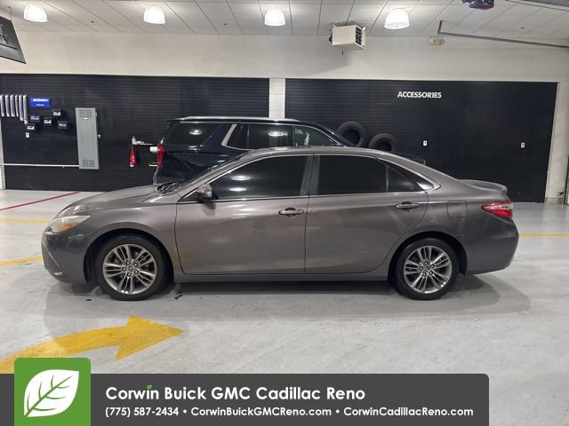 Used 2015 Toyota Camry SE w/ Moonroof Package FWD image 5