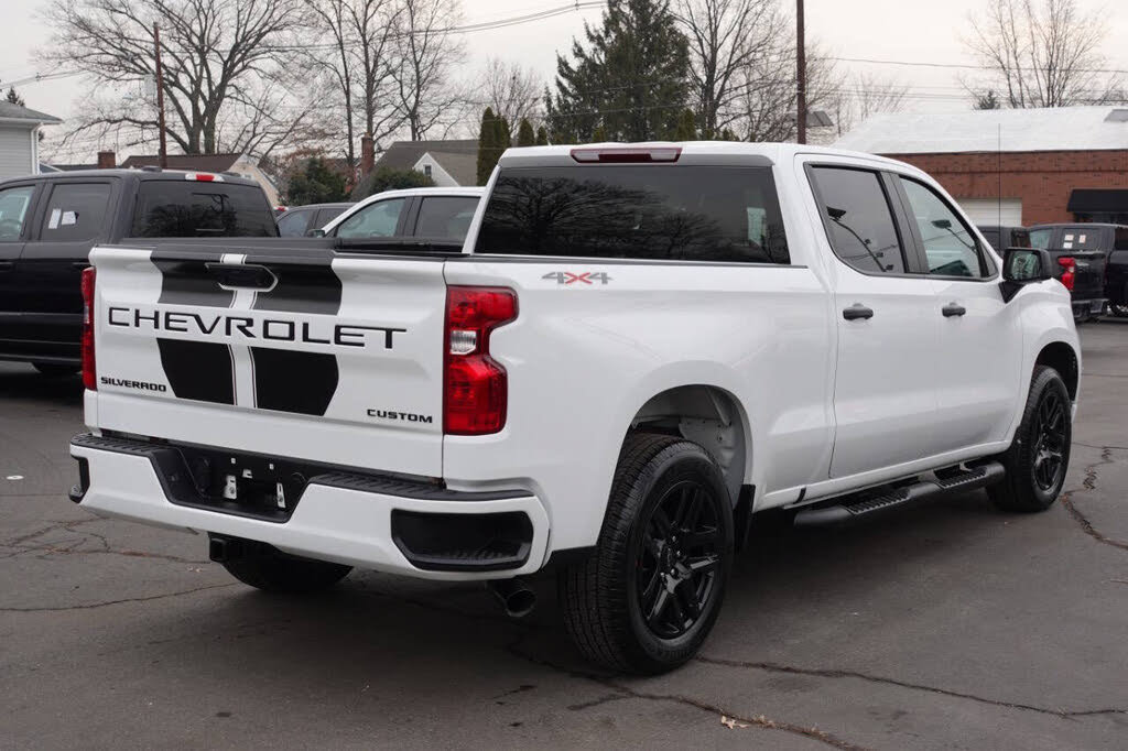 Used 2023 Chevrolet Silverado 1500 Custom w/ Rally Edition AWD/4WD image 4