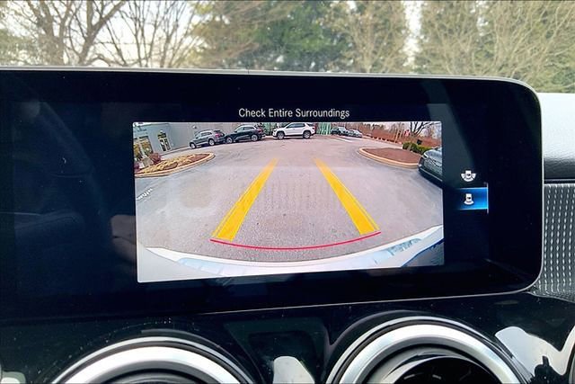 Used 2020 Mercedes-Benz GLB 250 4MATIC image 28