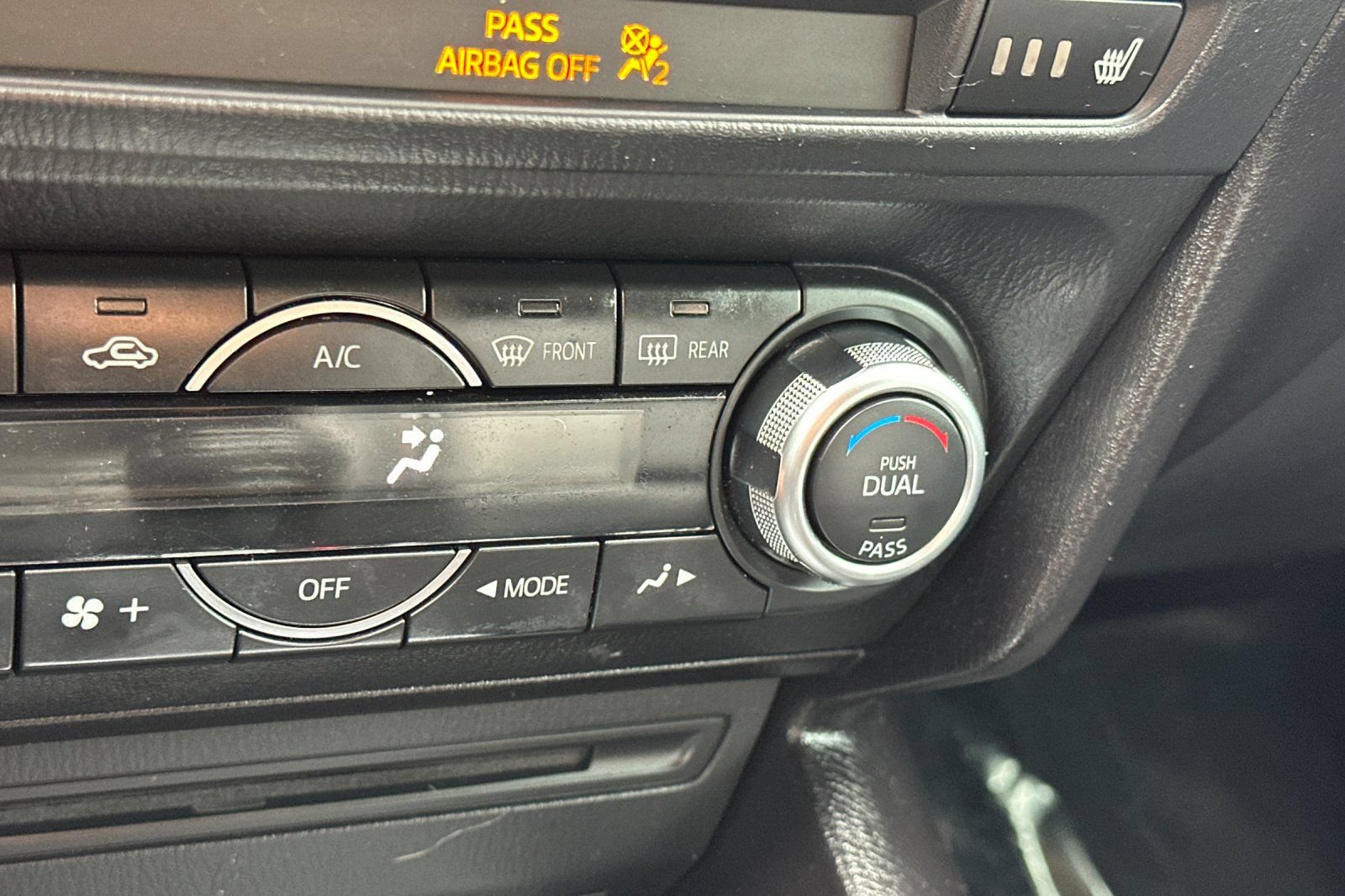 Used 2016 MAZDA MAZDA3 i Grand Touring FWD image 30
