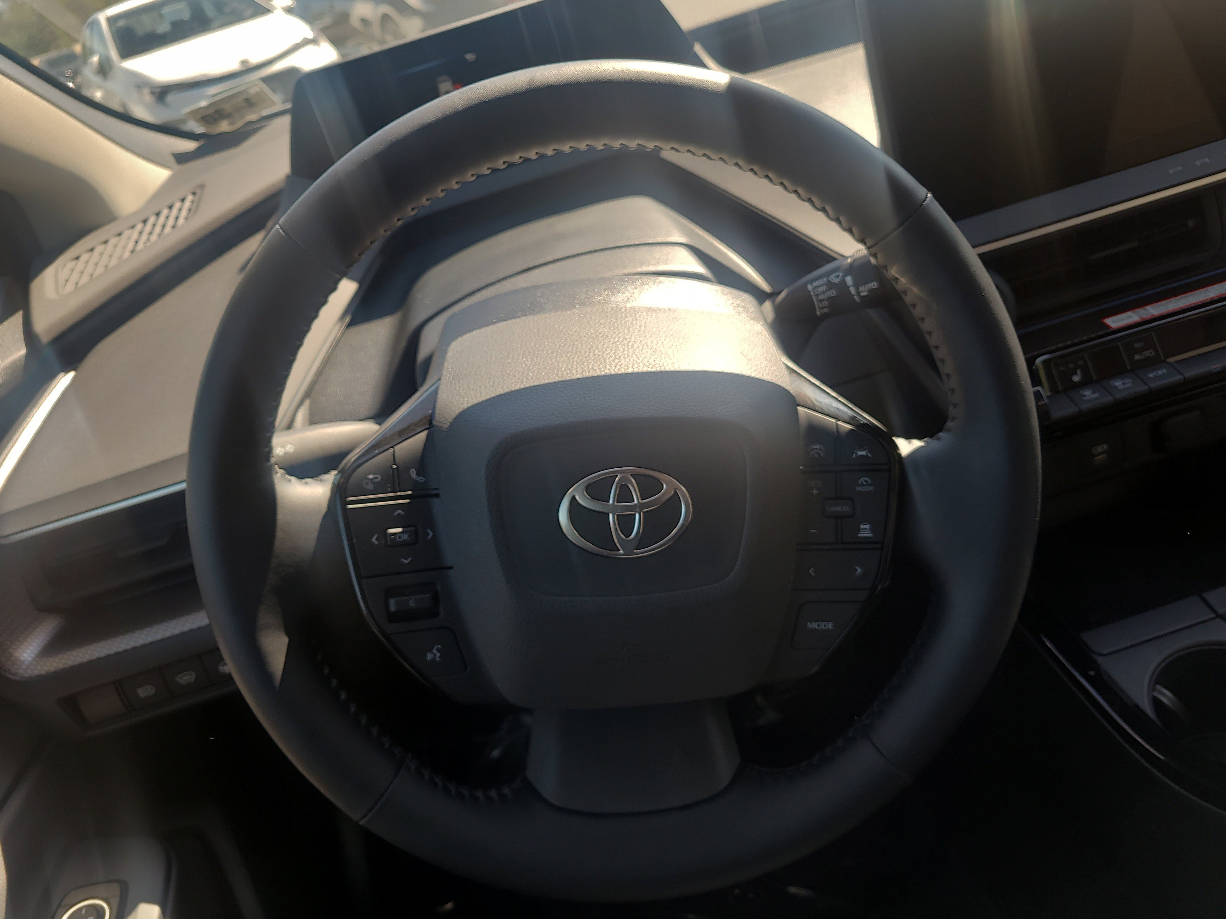 Used 2024 Toyota Prius XLE AWD/4WD image 22