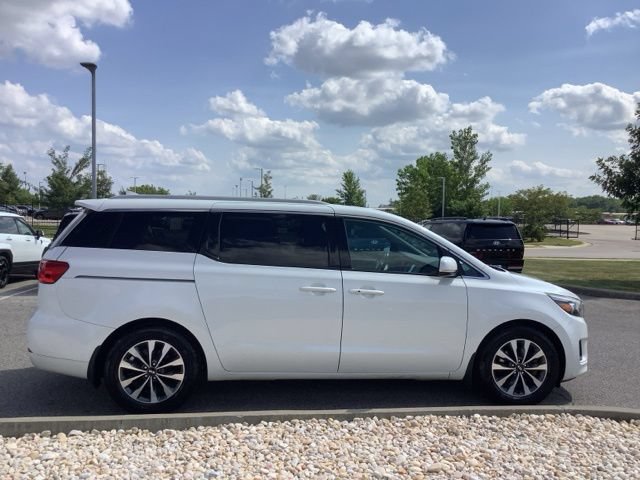 Used 2015 Kia Sedona SX FWD image 4
