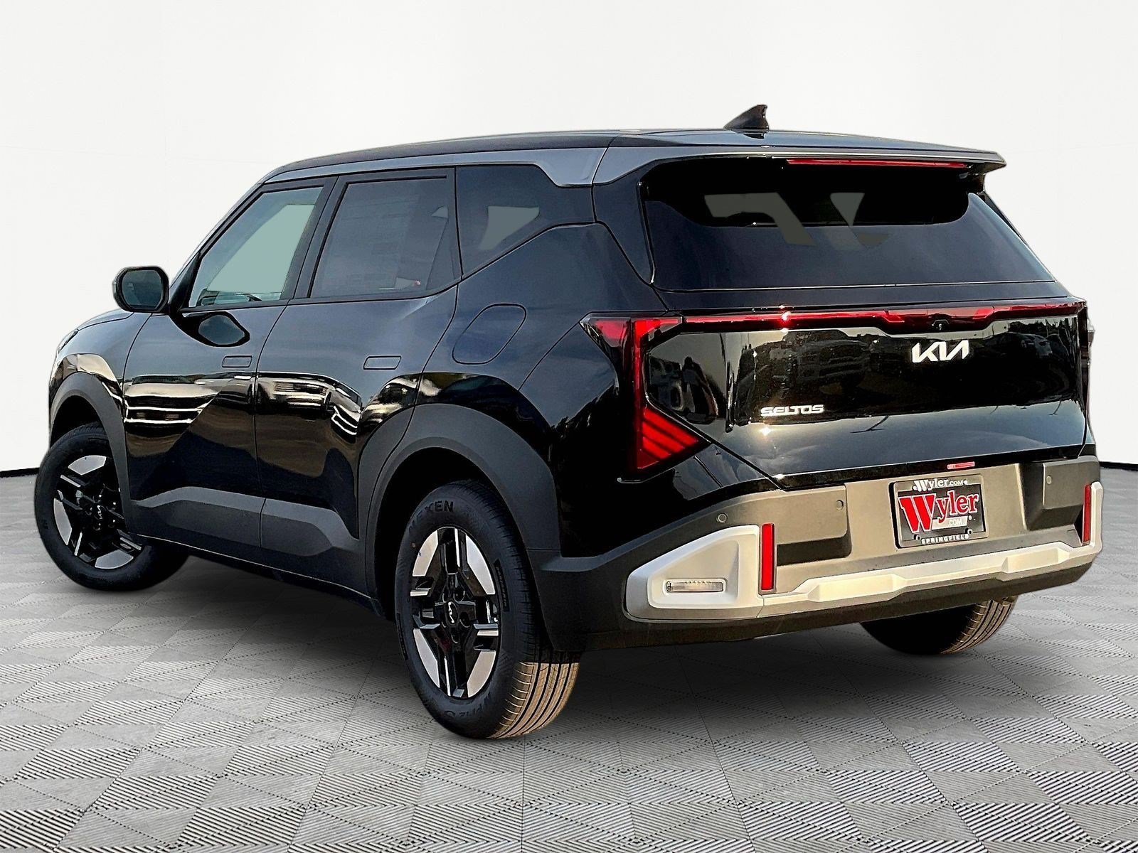 New 2027 Kia Seltos LX FWD image 4
