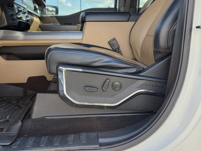 Used 2023 Ford F350 Lariat w/ Lariat Ultimate Package AWD/4WD image 16