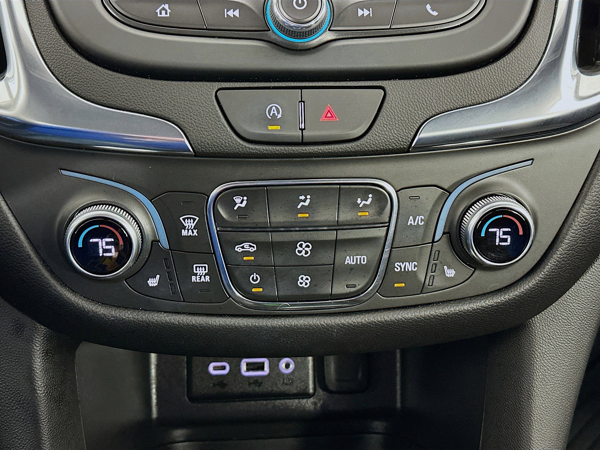 Used 2024 Chevrolet Equinox LT image 23