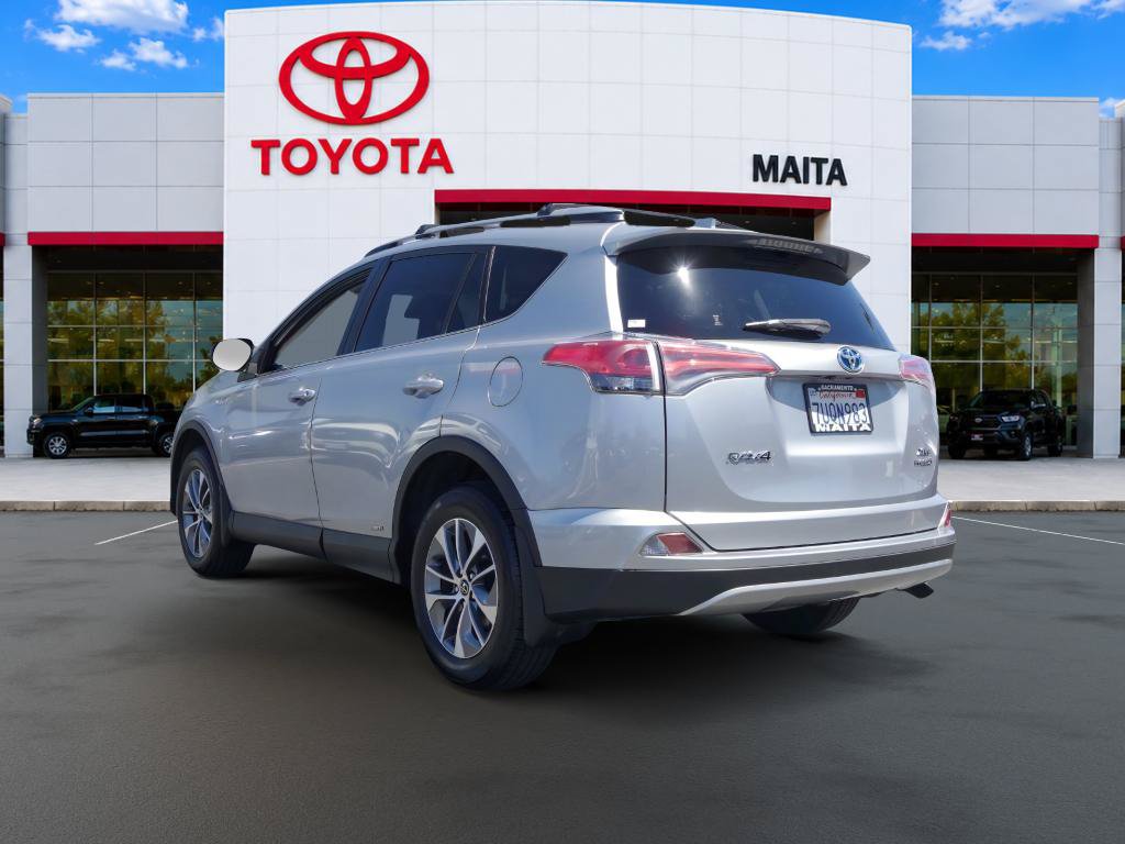 Certified 2017 Toyota RAV4 XLE w/ Cargo Management Package AWD/4WD image 6