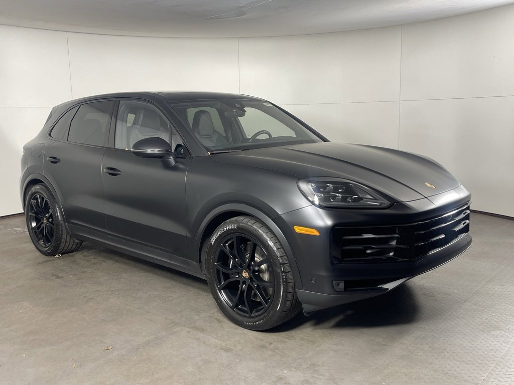 Certified 2025 Porsche Cayenne S image 9