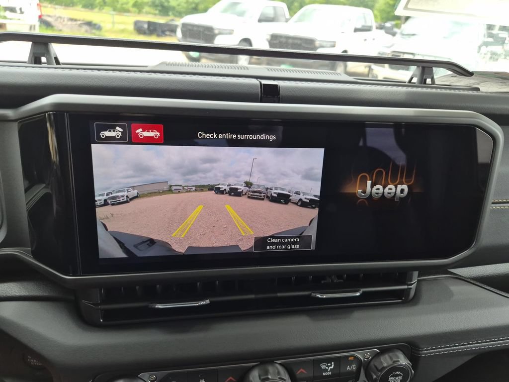 New 2026 Jeep Wrangler Unlimited Sahara AWD/4WD image 25