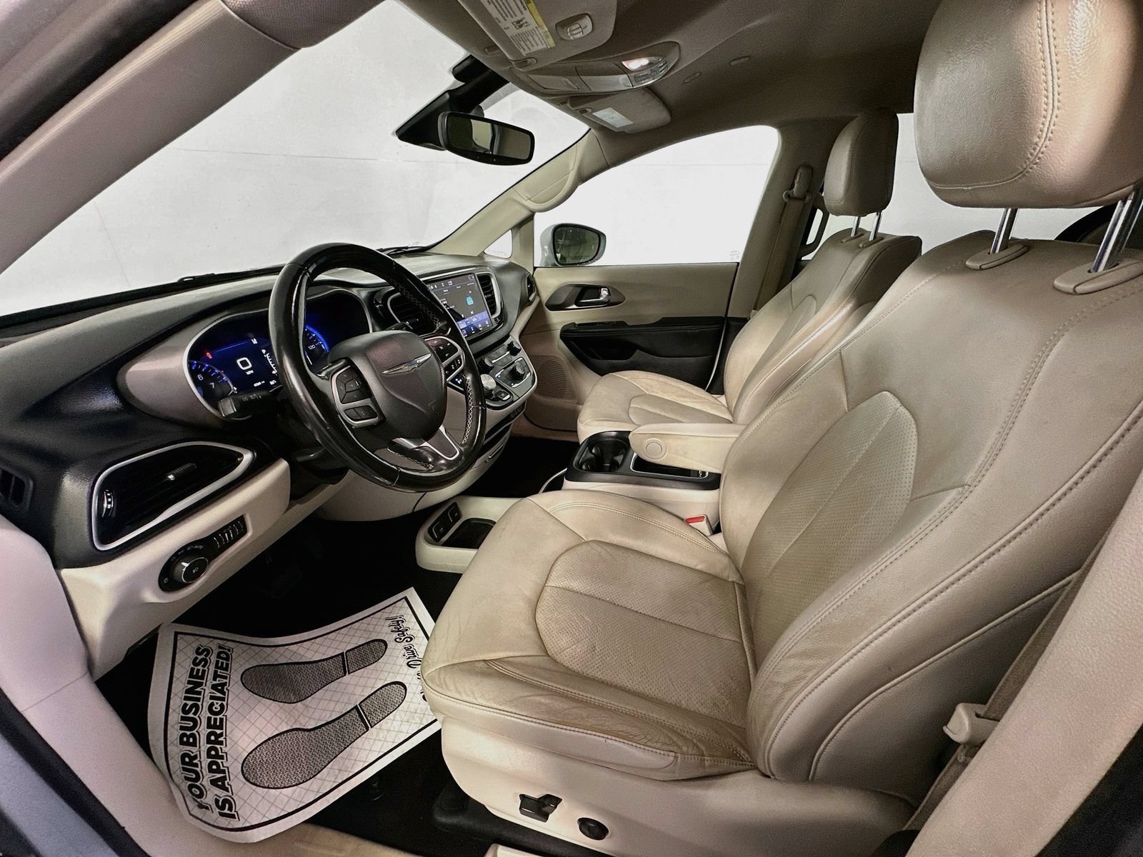 Used 2021 Chrysler Pacifica Touring-L FWD image 20