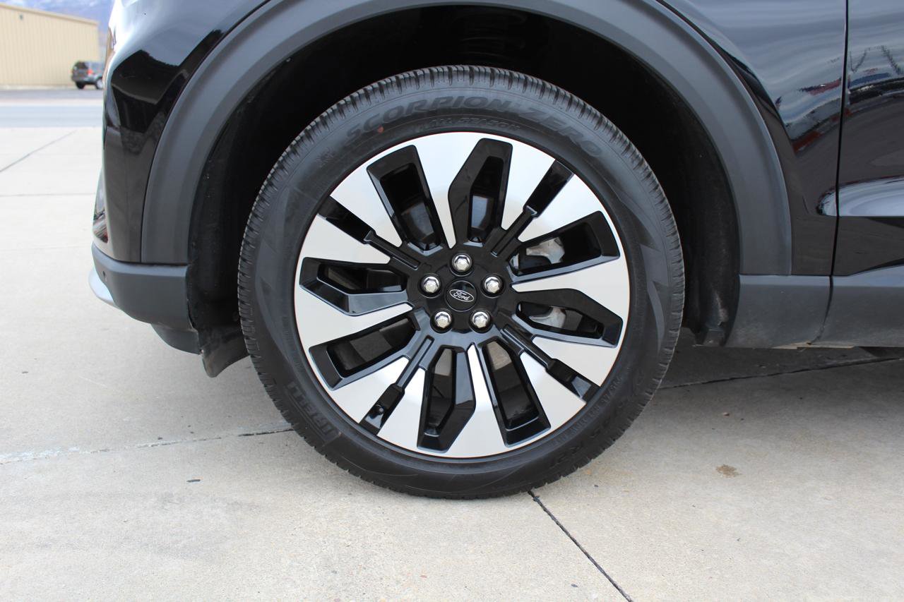 Used 2025 Ford Explorer Platinum w/ LUX Leather Package image 43
