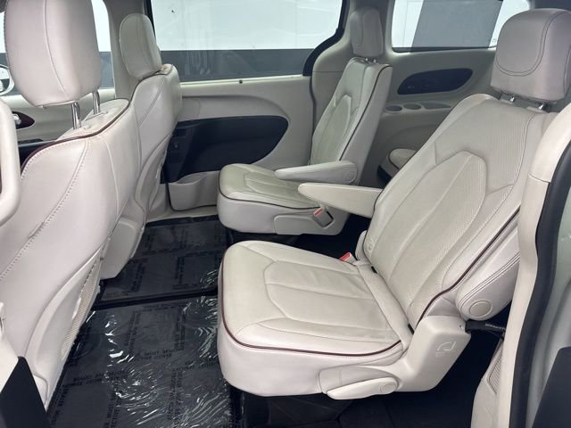 Used 2020 Chrysler Pacifica Limited w/ Advanced Safetytec Group image 16