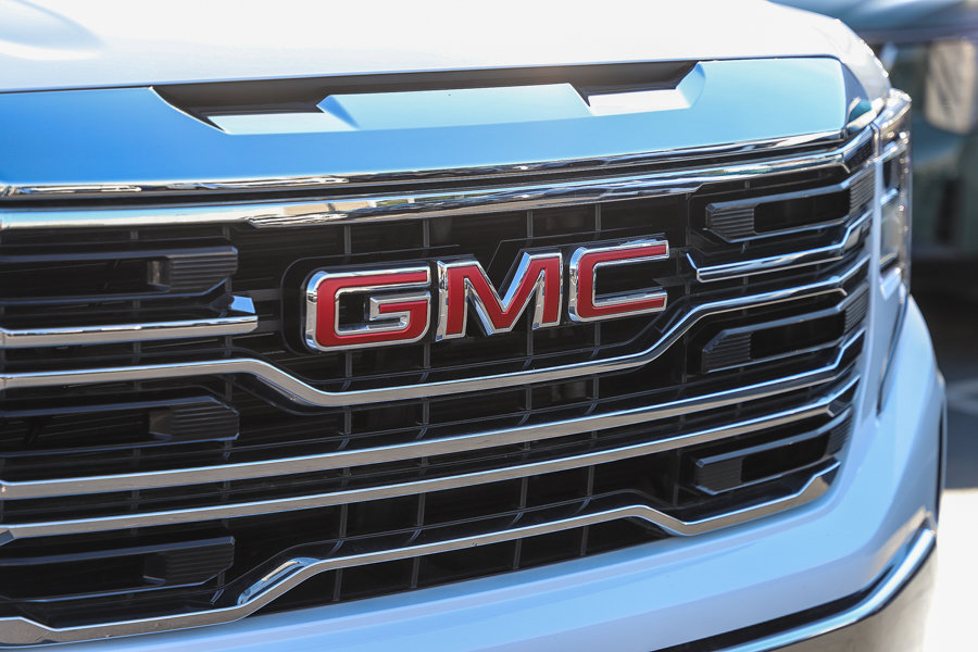 Used 2026 GMC Sierra 1500 SLT RWD image 5