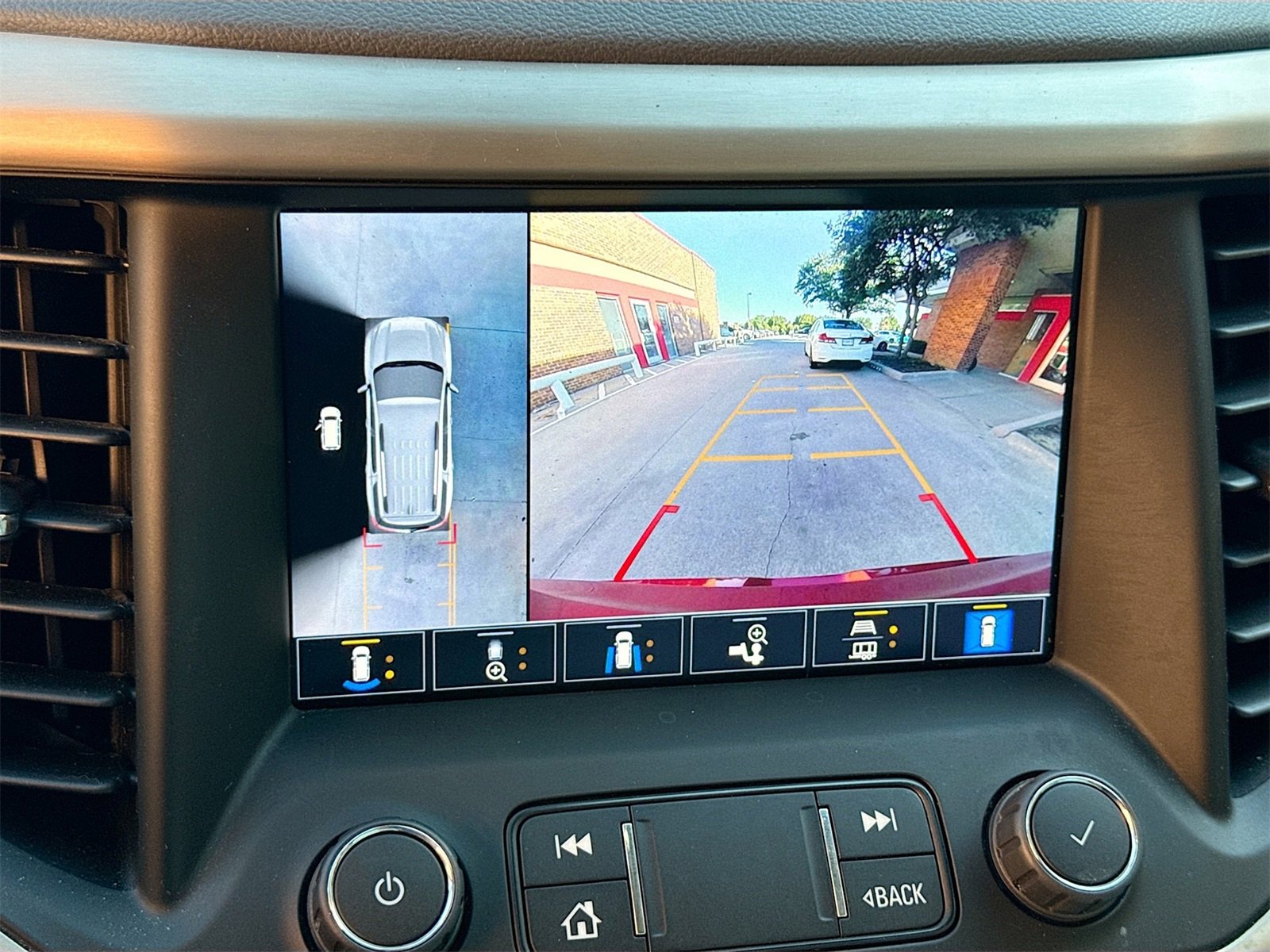 Used 2022 GMC Acadia Denali w/ Denali Ultimate Package image 13