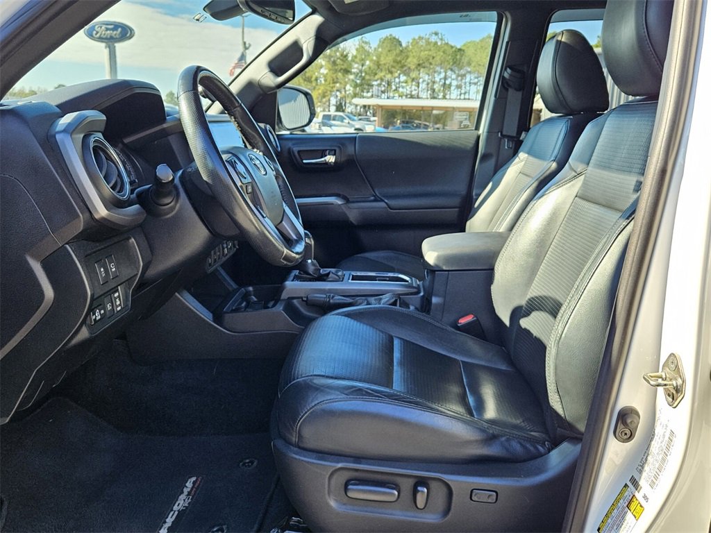 Used 2020 Toyota Tacoma TRD Off-Road image 5