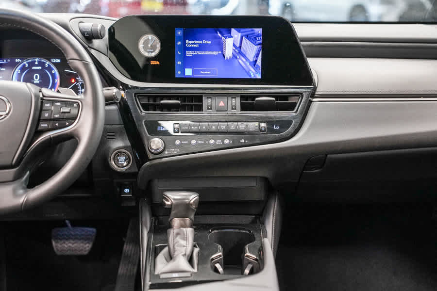 Used 2024 Lexus ES 350 w/ Accessory Package (Z2) FWD image 13