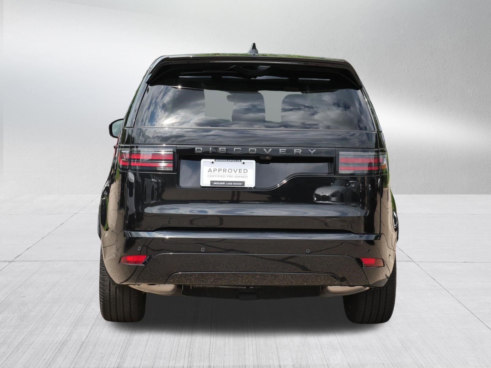 Certified 2025 Land Rover Discovery Dynamic SE AWD/4WD image 4