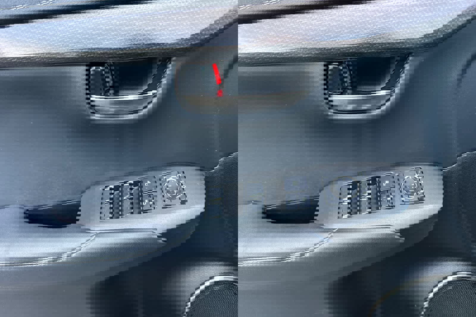 Used 2018 Lexus NX 300h AWD image 12