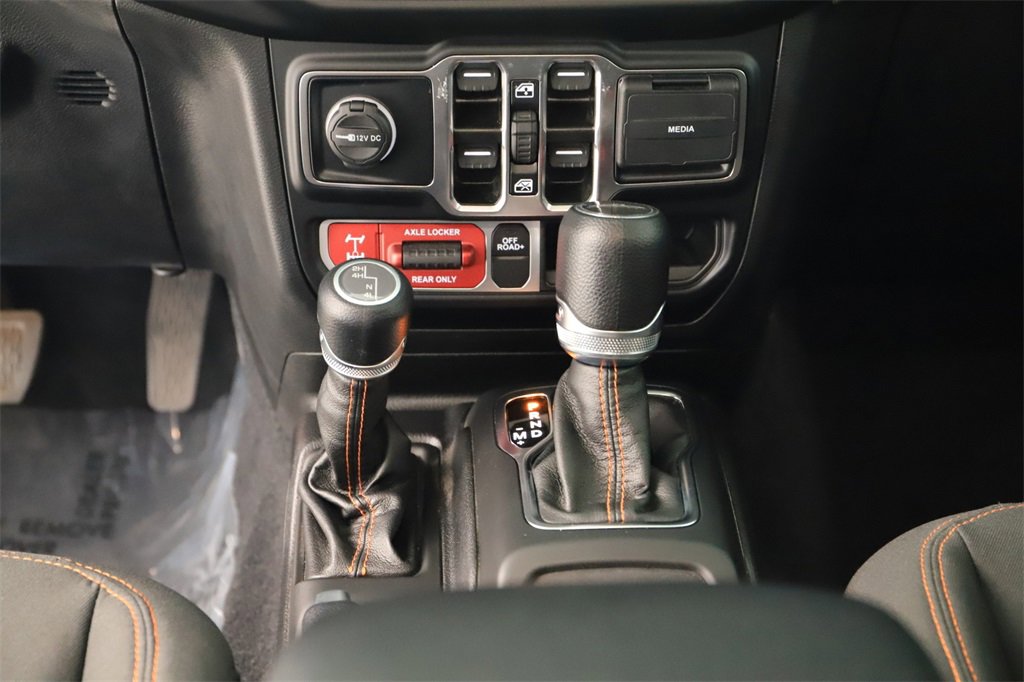 Used 2023 Jeep Gladiator Mojave w/ Cold Weather Group image 21