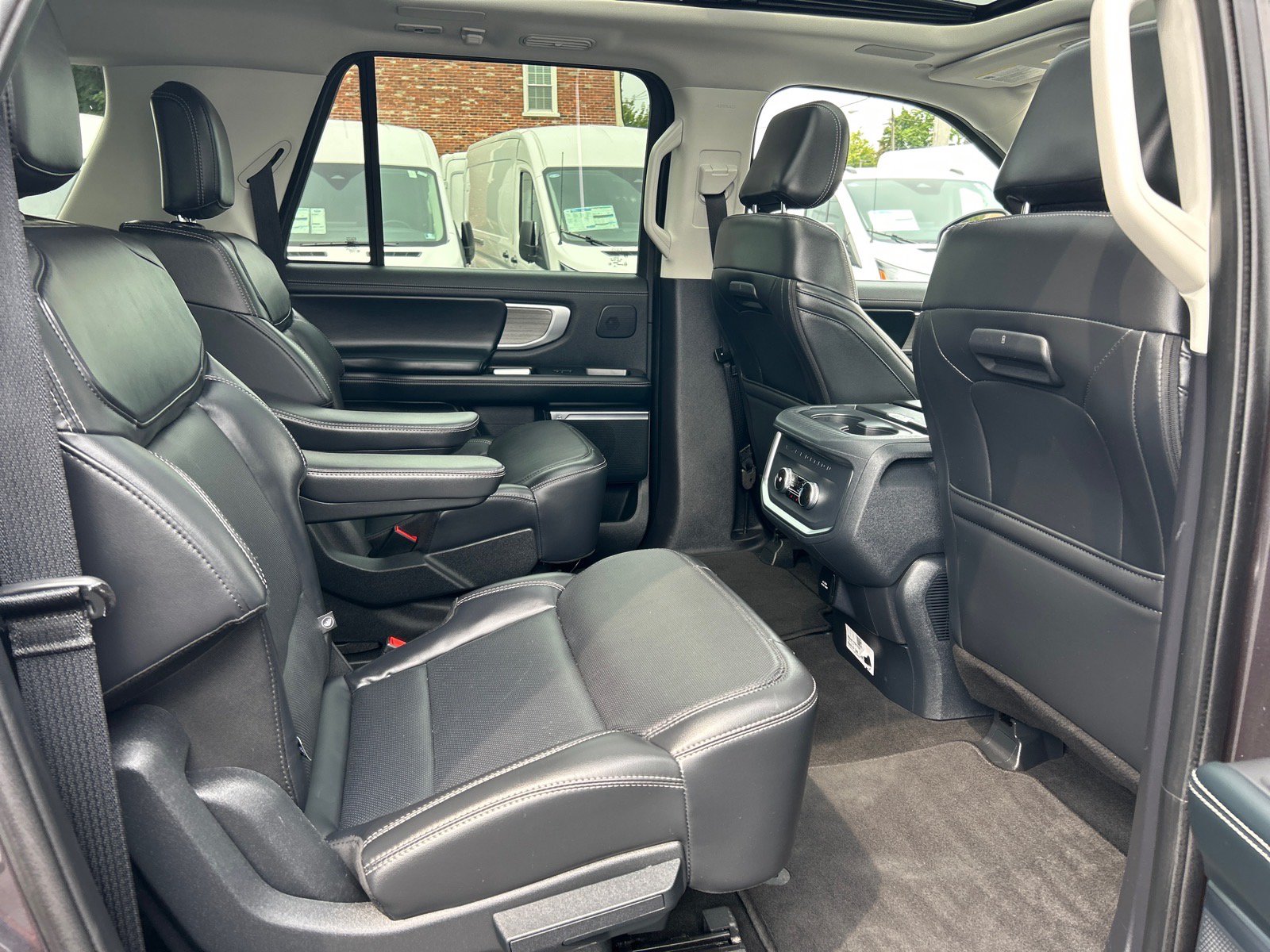 Certified 2025 Ford Expedition Max Platinum w/ Driver's Package AWD/4WD image 26