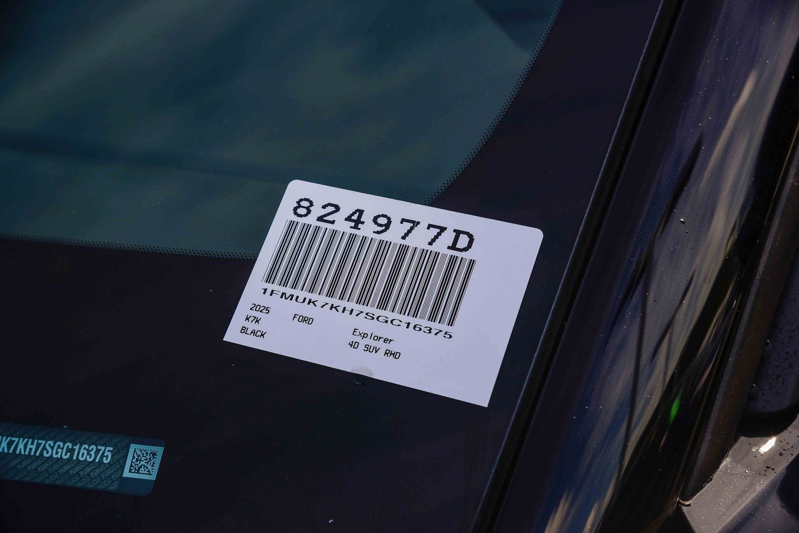 Used 2025 Ford Explorer ST-Line w/ Premium Package image 28