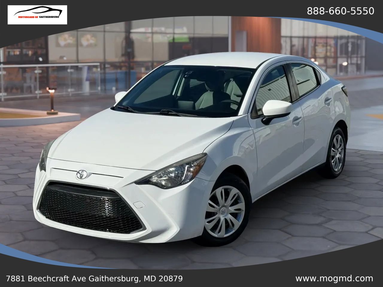 Used 2019 Toyota Yaris L image 1