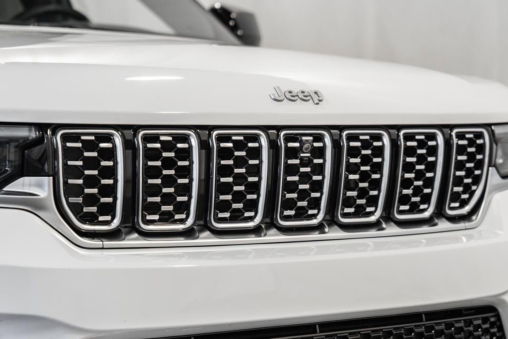 Certified 2024 Jeep Grand Cherokee Summit image 15