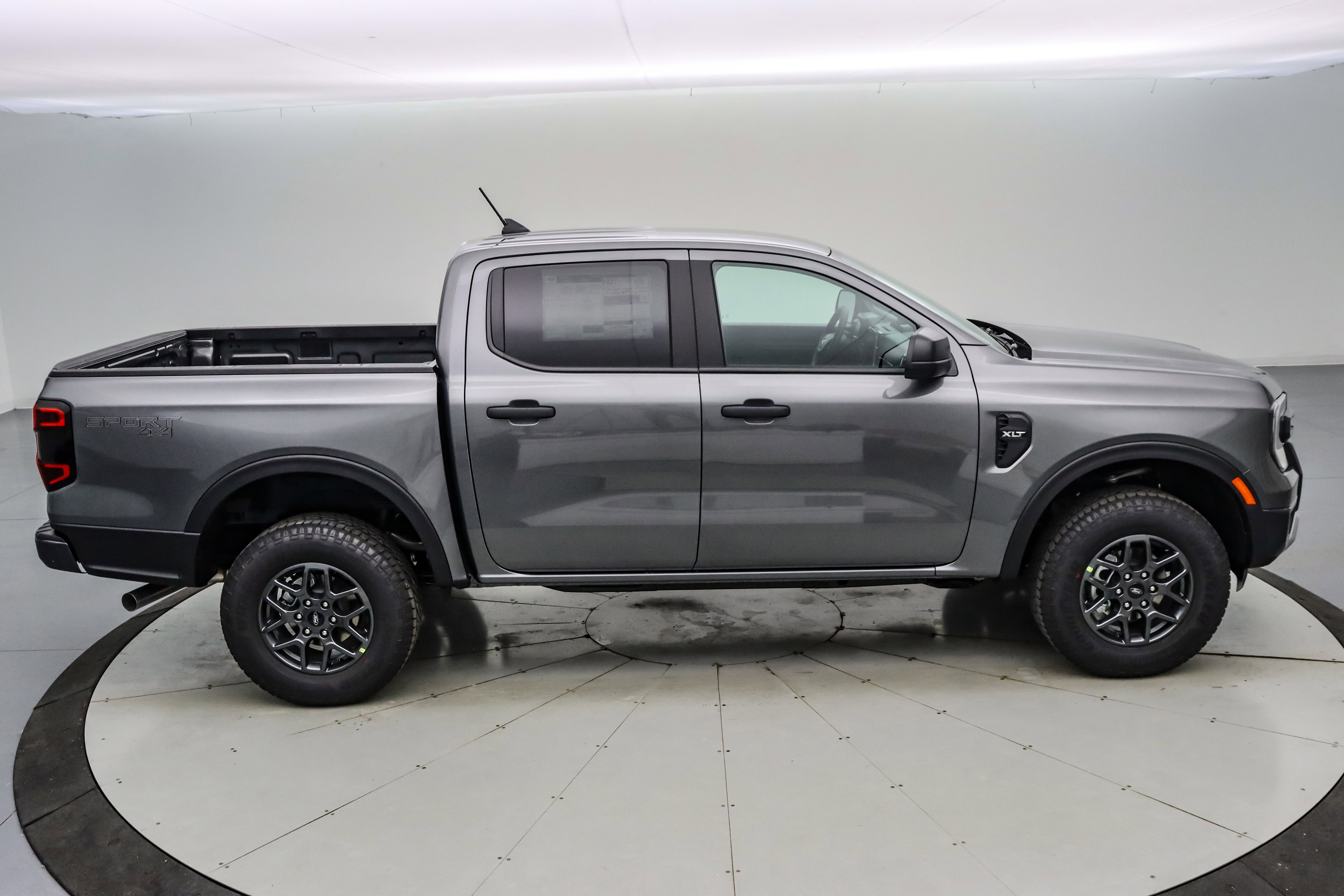 New 2025 Ford Ranger XLT image 3
