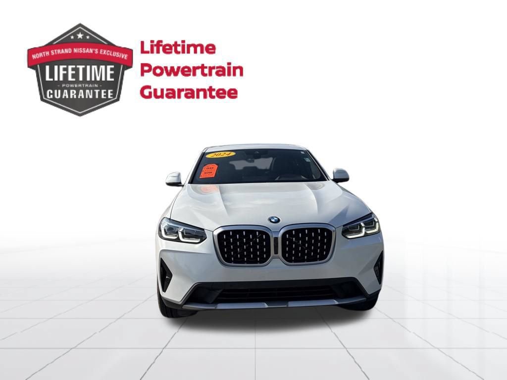 Used 2024 BMW X4 xDrive30i w/ Parking Assistance Package AWD/4WD image 10