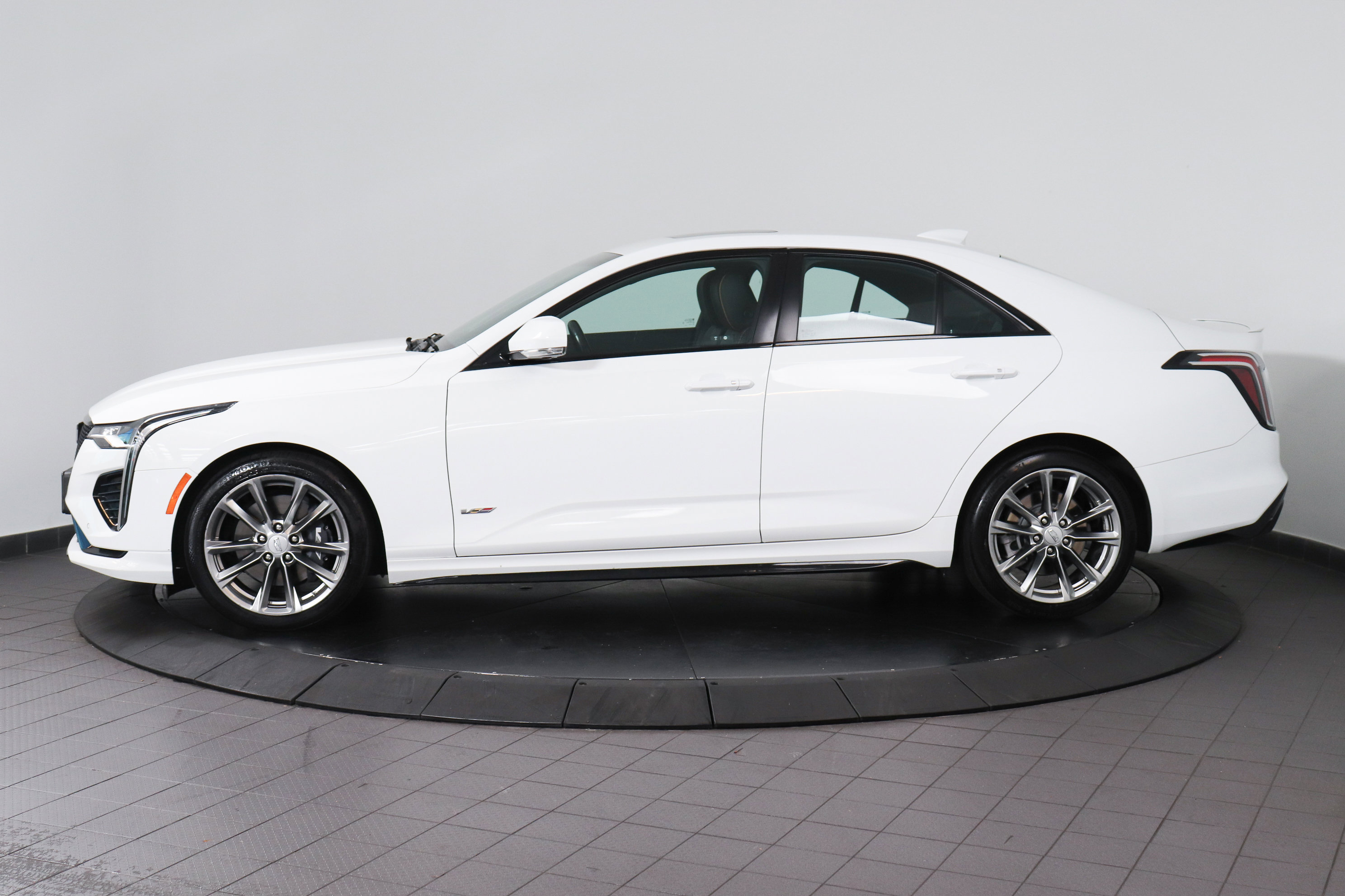 Used 2022 Cadillac CT4 V w/ Navigation Package image 2