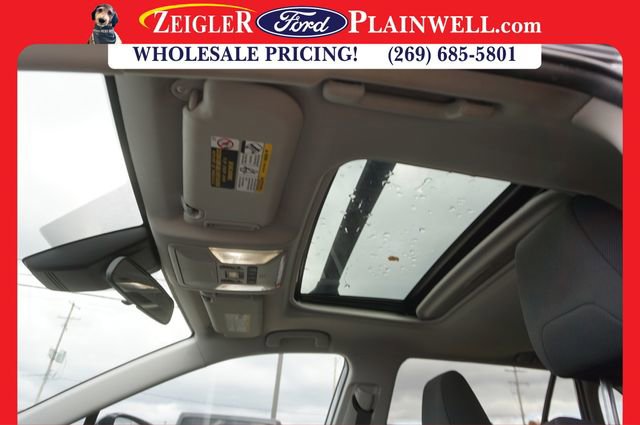 Used 2022 Toyota RAV4 XLE image 18