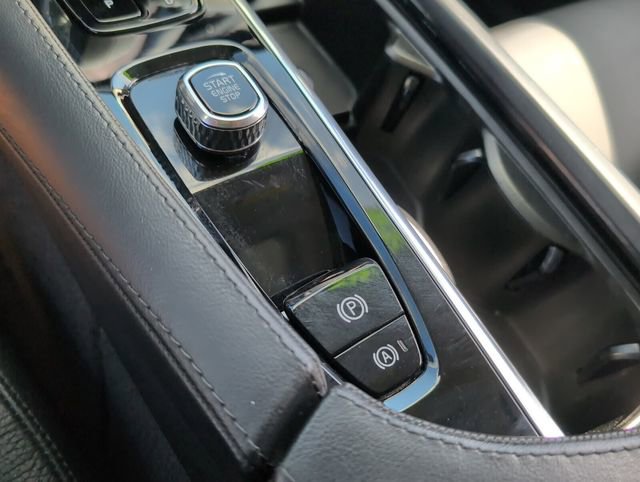 Certified 2025 Volvo XC90 T8 Core w/ Protection Package image 23