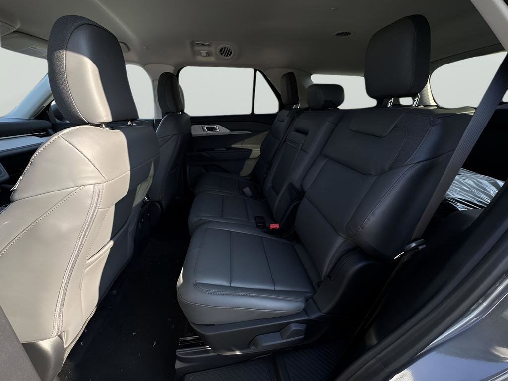 New 2026 Ford Explorer Active w/ Active Comfort Package image 24