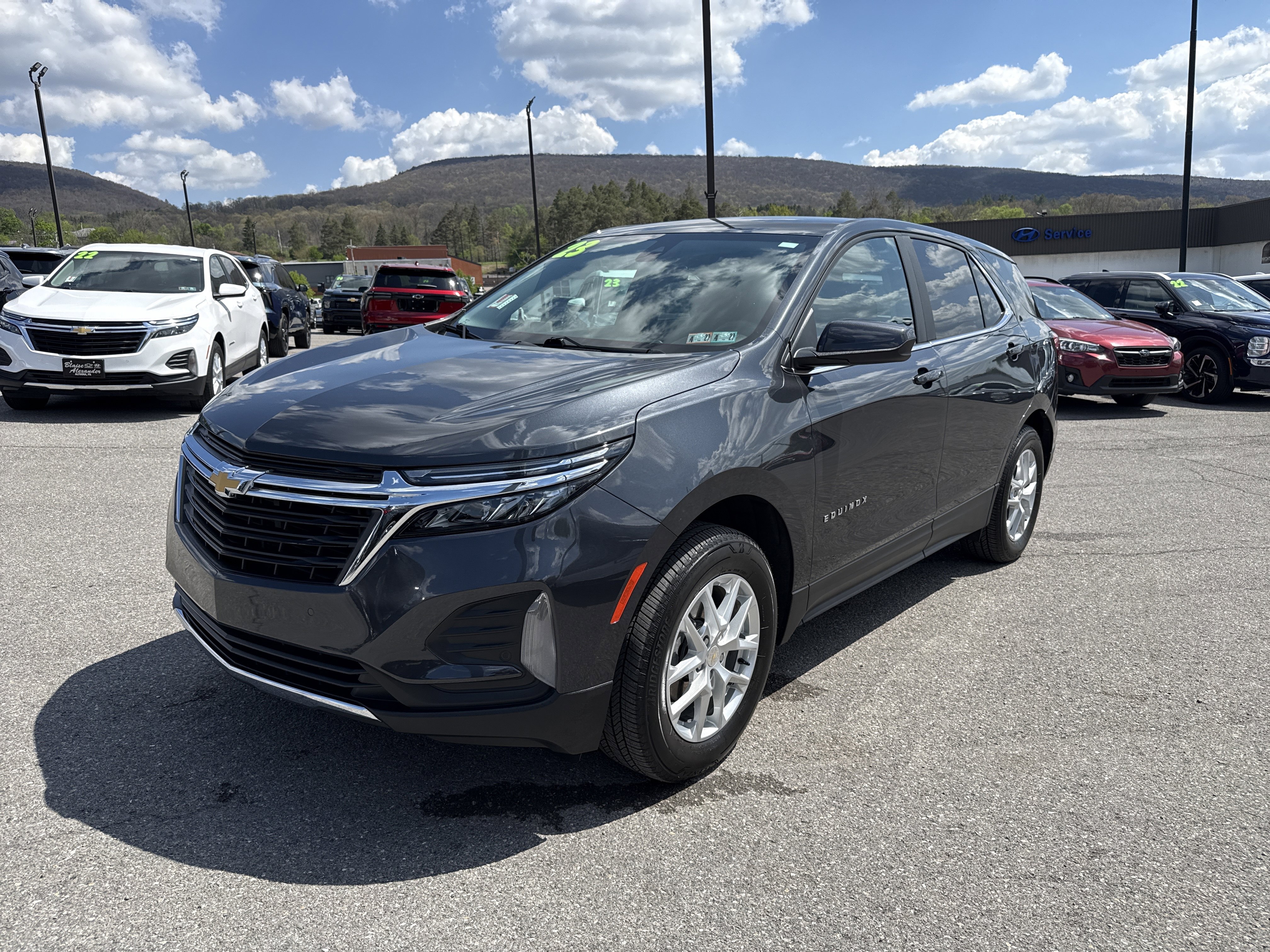 Used 2023 Chevrolet Equinox LT AWD/4WD image 8