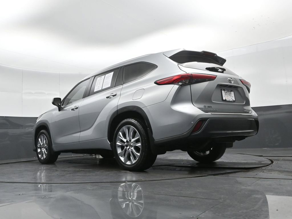 Used 2023 Toyota Highlander Limited image 54