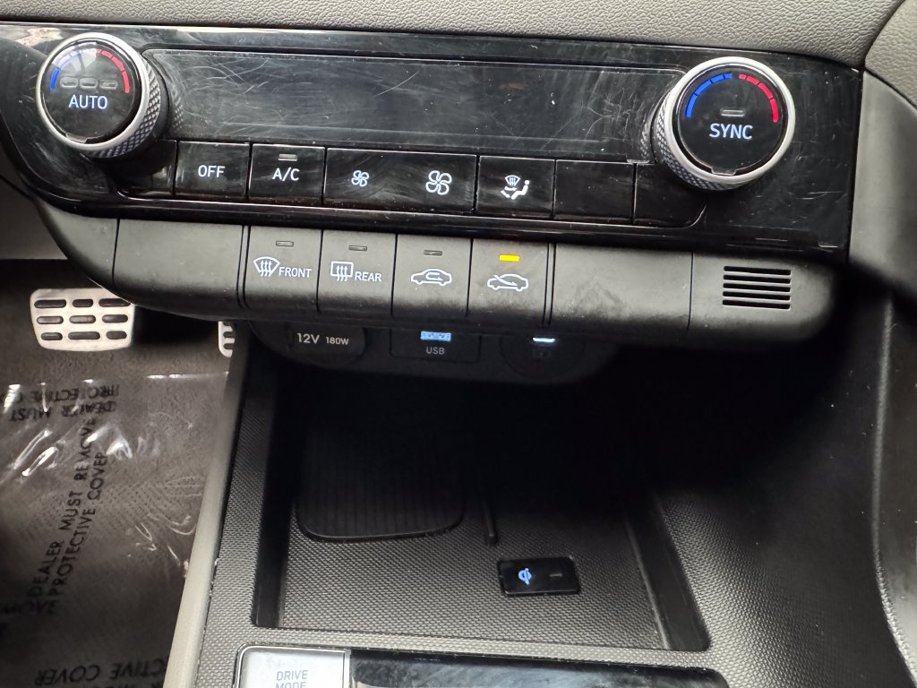 Used 2025 Hyundai Elantra Sport FWD image 17