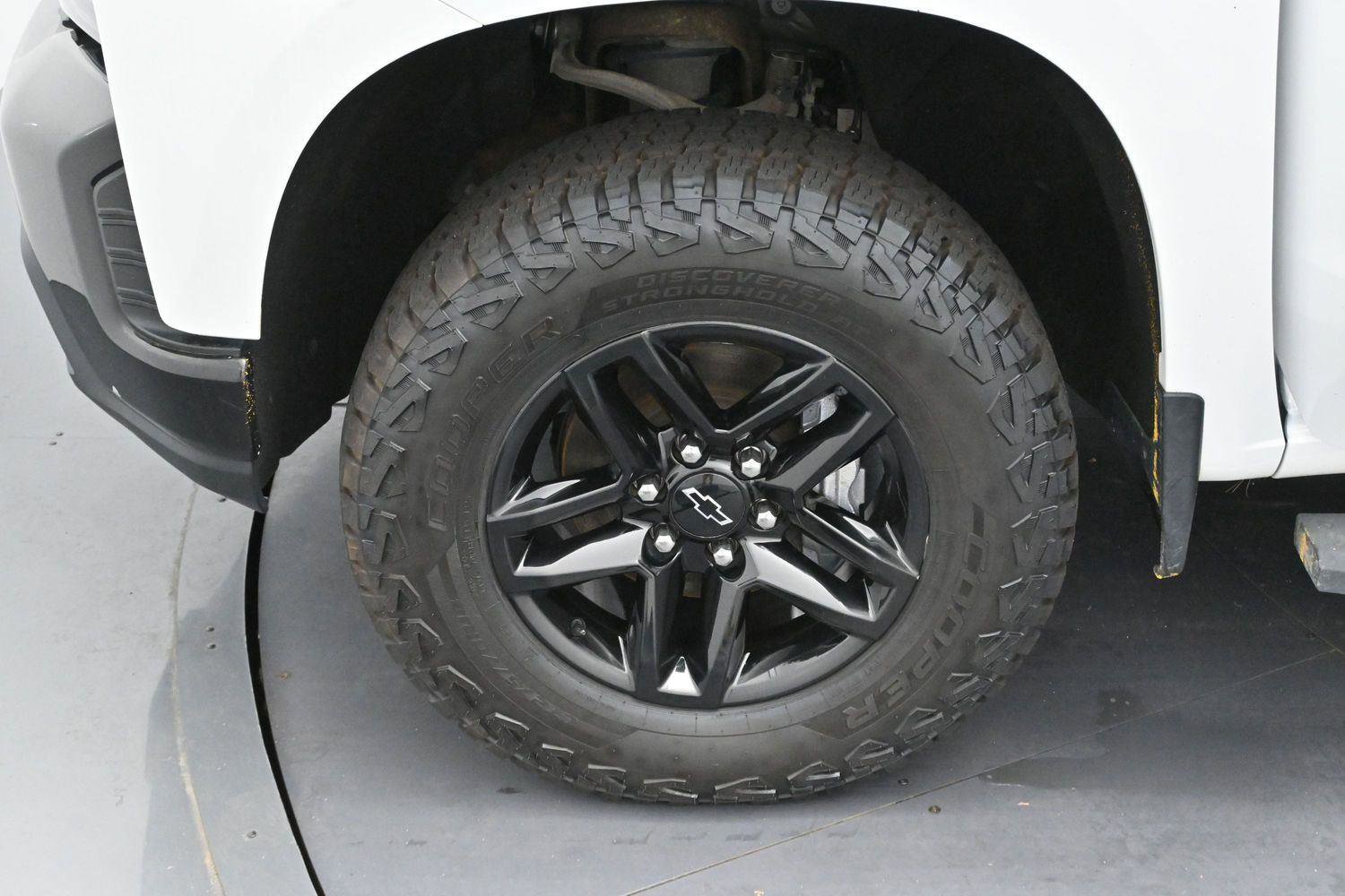 Used 2022 Chevrolet Silverado 1500 LT Trail Boss AWD/4WD image 32