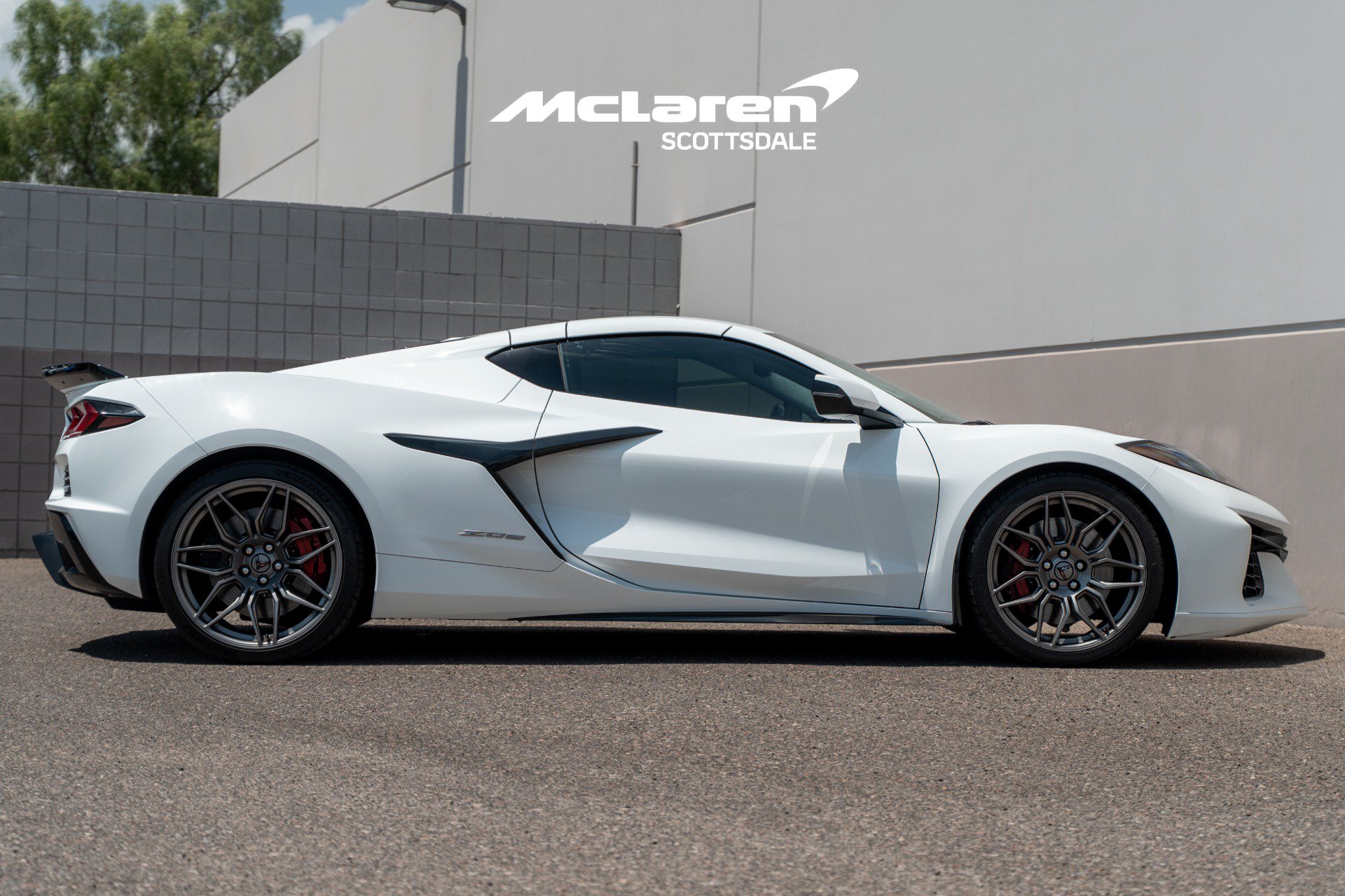 Used 2024 Chevrolet Corvette Z06 w/ Chrome Exterior Badge Package RWD image 8