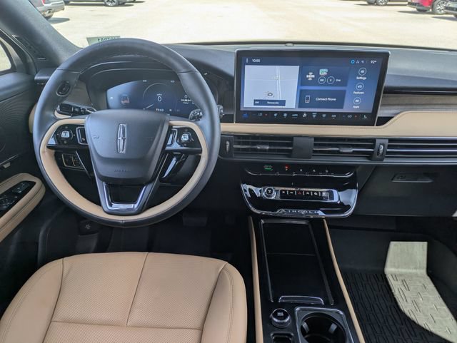 Used 2023 Lincoln Corsair Reserve w/ Equipment Group 201A FWD image 31